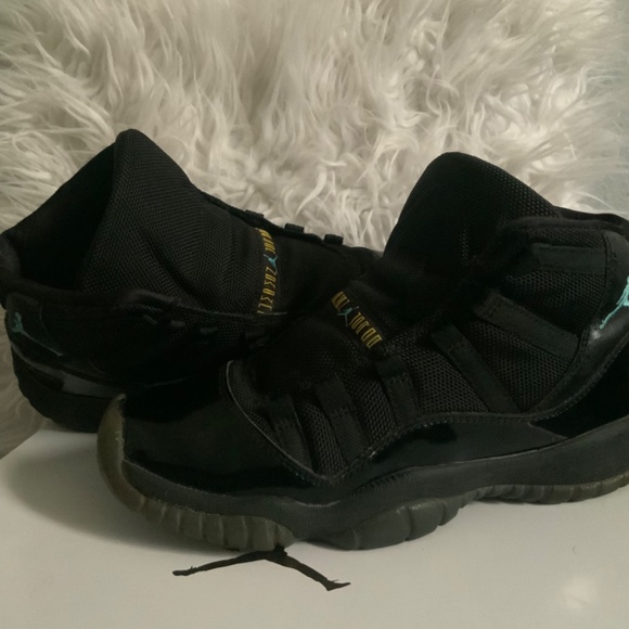“Gamma blue” Jordan retro 11s - Picture 2 of 8